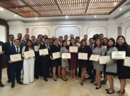 Máster en Dirección de Empresas (Opcional)* con la Universidad Europea Miguel de Cervantes - UEMC, España